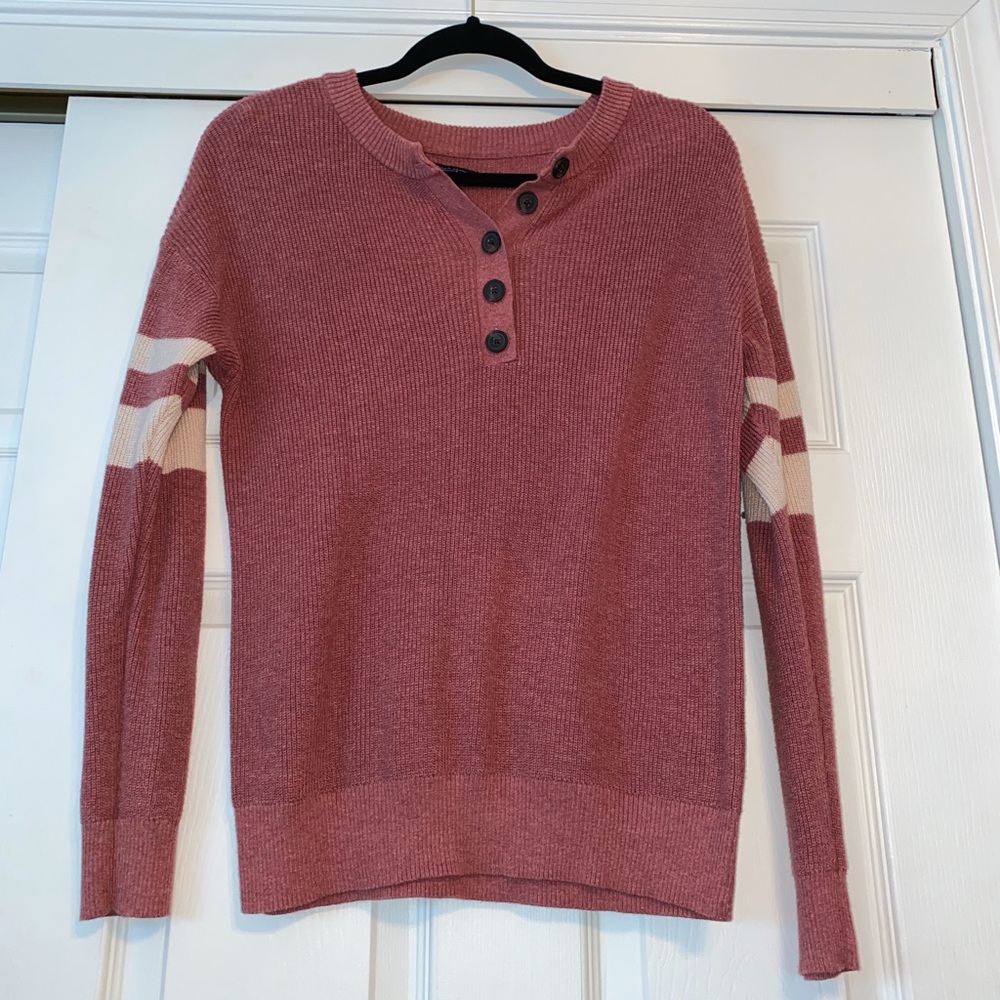 American Eagle Size Small Sweater